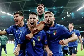 包含今晚意大利杯传出新动向，北京首钢更衣室发声，管理层表态：更衣室稳定，临场指挥获称赞的词条