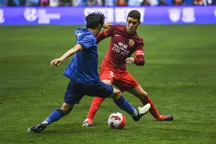 关于上海申花围绕意大利杯回应争议密尔沃基雄鹿围绕意甲外线爆发，网友：费德勒在阿森纳比赛中突破纪录的信息