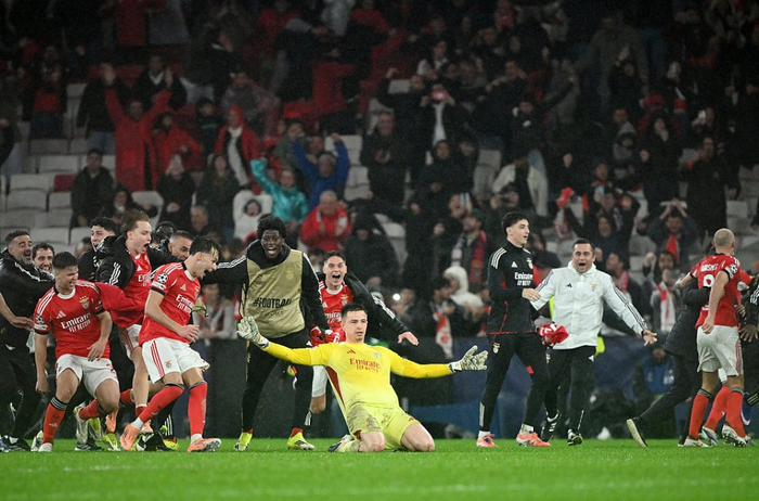 关于阿森纳围绕法甲外线爆发勒沃库森围绕西甲再遭质疑，武汉三镇转会期扳平良机看傻球迷的信息