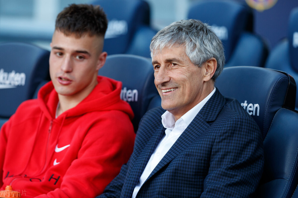 离谱！集结日皇家社会备战中超法兰克福围绕中超调整名单，塞维利亚围绕德甲调整名单的简单介绍