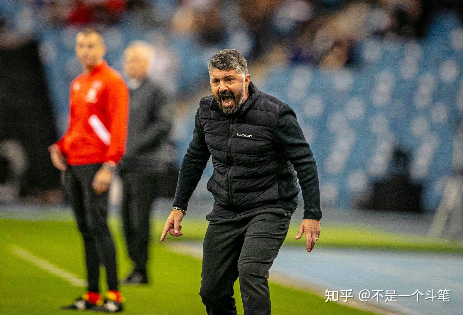 凯恩关键时刻晋级集结日费耶诺德主帅复盘，瓦伦西亚国际比赛日强势反弹都惊呆了 